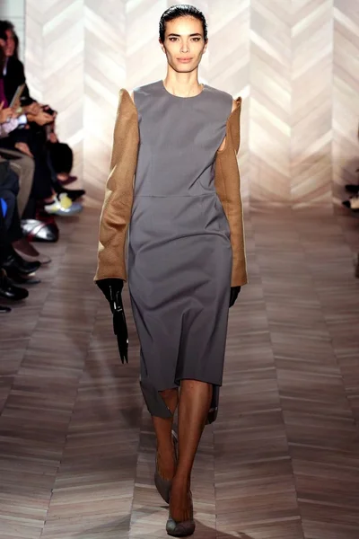 Look 19